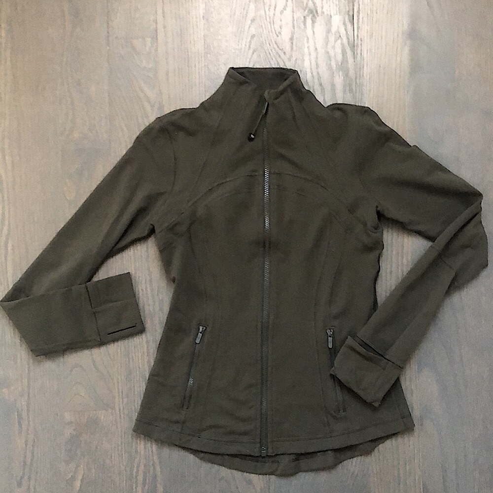 Lululemon Size 6 Olive Green Long-sleeve ZipUp